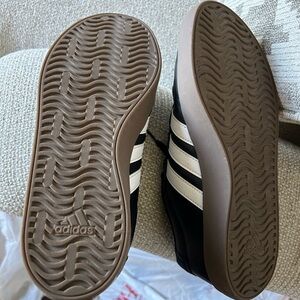 Adidas women’s shoes worn once